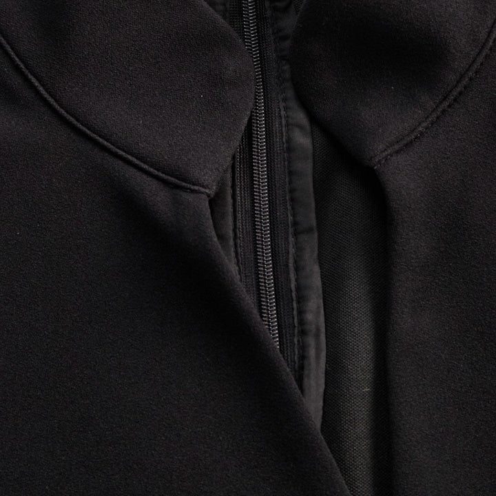 Marina | Edles schwarzes Kleid mit Gürtel und Mandarin-Kragen
