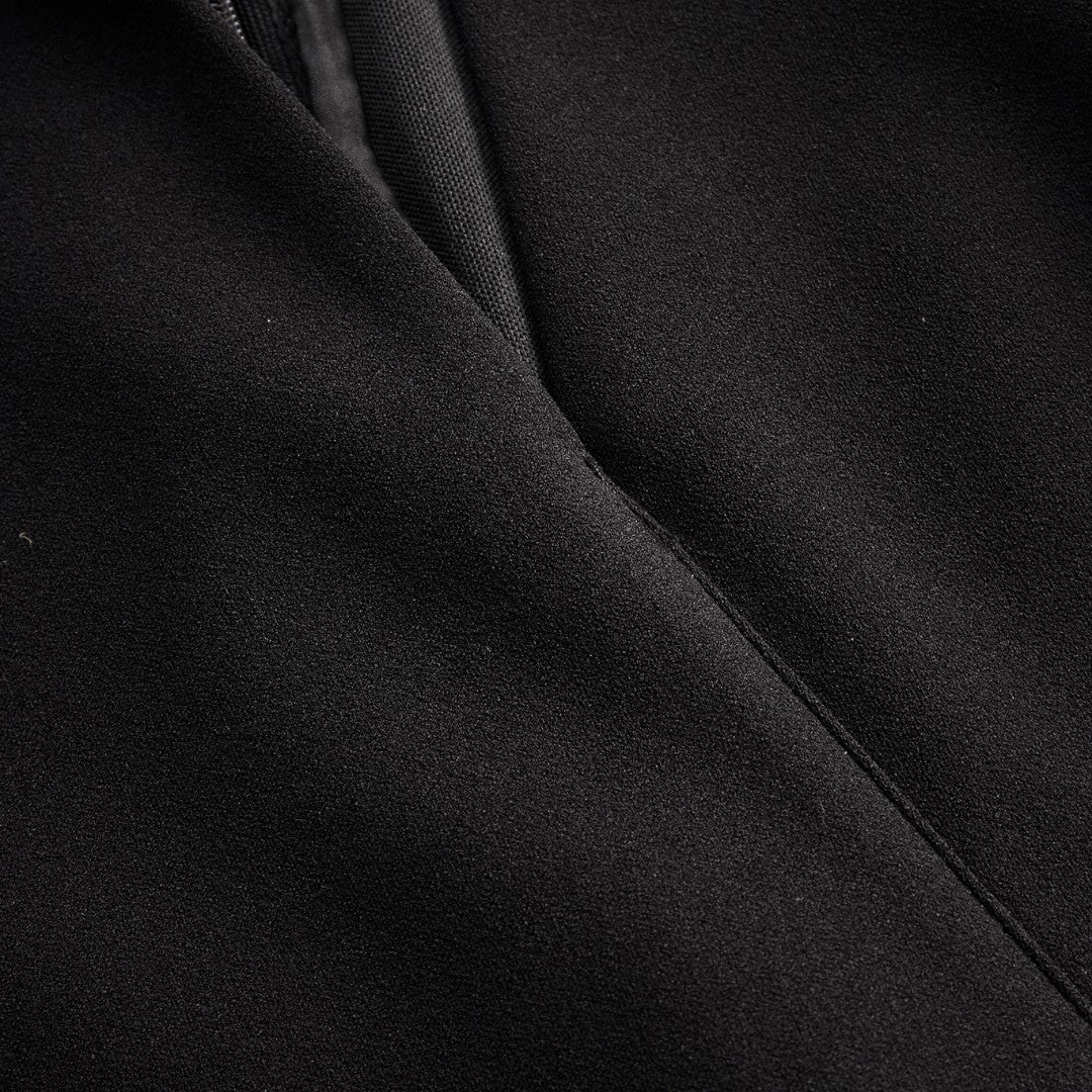 Marina | Edles schwarzes Kleid mit Gürtel und Mandarin-Kragen