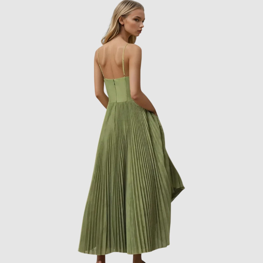 Adéla - Modern Elegance with Open Back