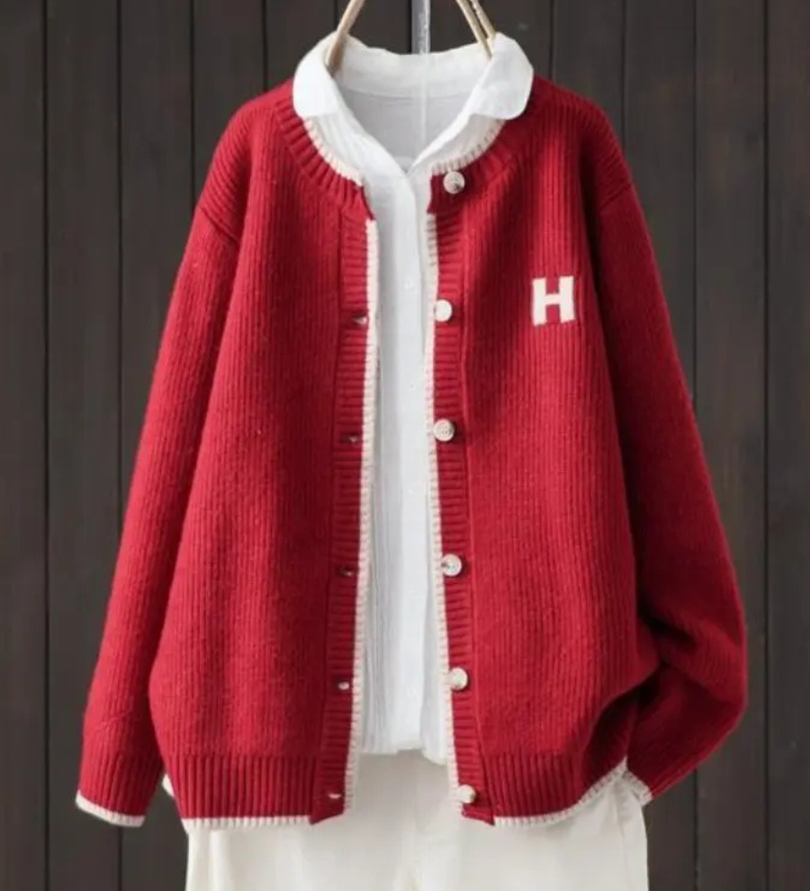 Dorothea - Classic Cardigan