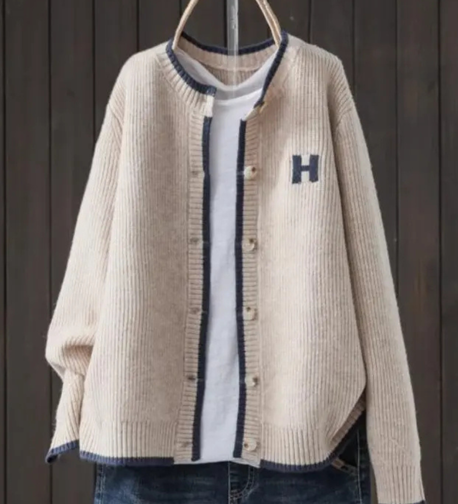 Dorothea - Classic Cardigan