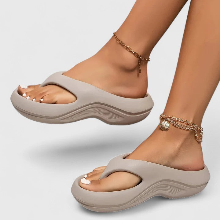 Helene | Leichte Slip-on-Sandalen