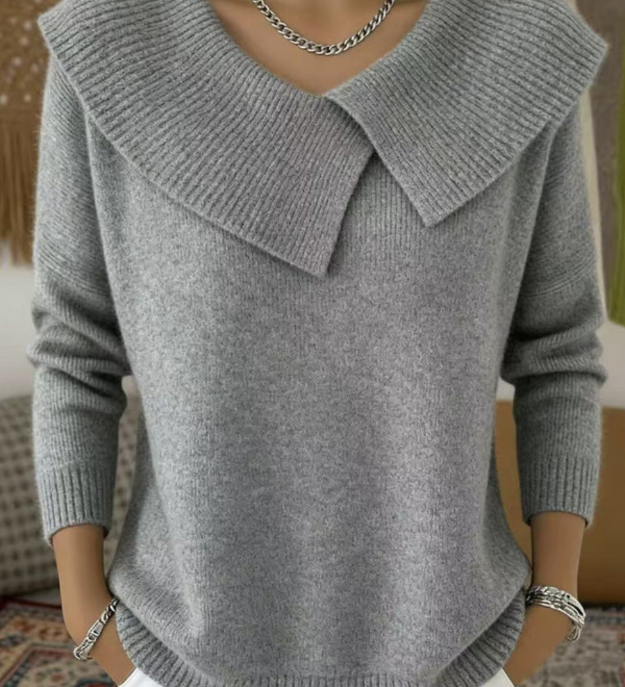 Karolína – Eleganter Strickpullover mit markantem Kragen