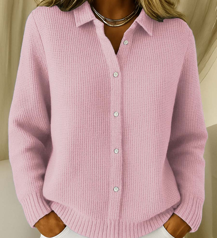 Adéla – Elegante Damenstrickbluse mit Knöpfen