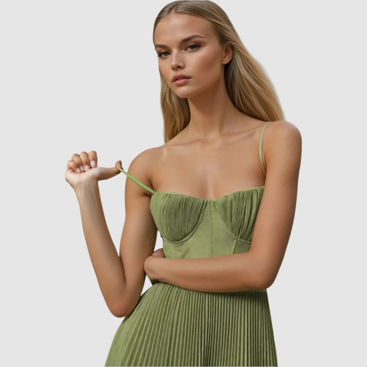 Adéla - Modern Elegance with Open Back