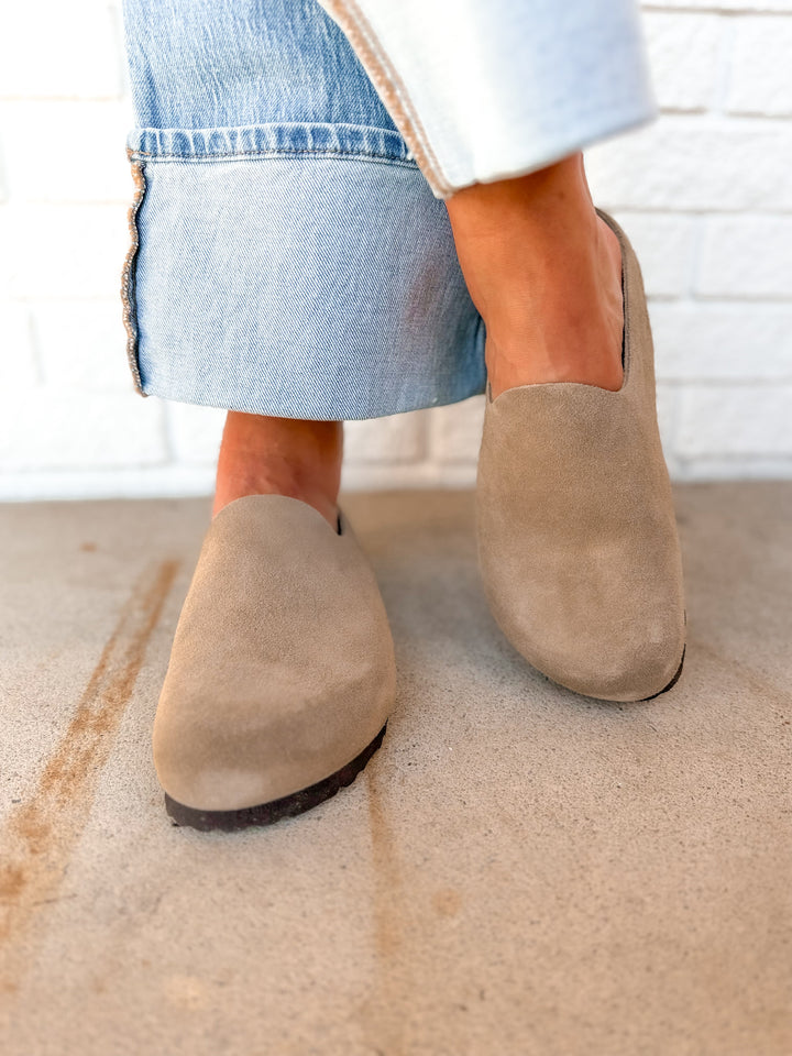 Birkenstock Amsterdam Wrapped Clog - Taupe