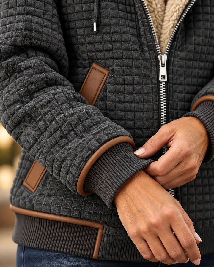ELAINE | Giacca da Donna con Fodera in Sherpa e Imbottitura a Quadri con Zip e Cappuccio