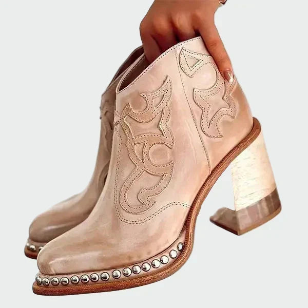 Imogen - Bestickte Kunstleder-Stiefel