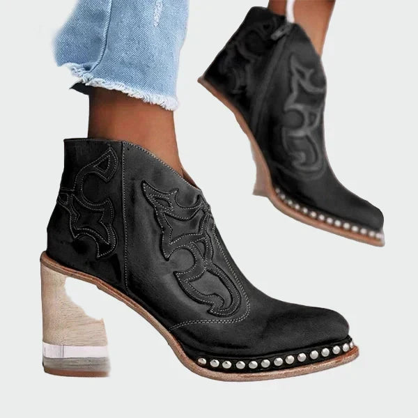 Imogen - Bestickte Kunstleder-Stiefel