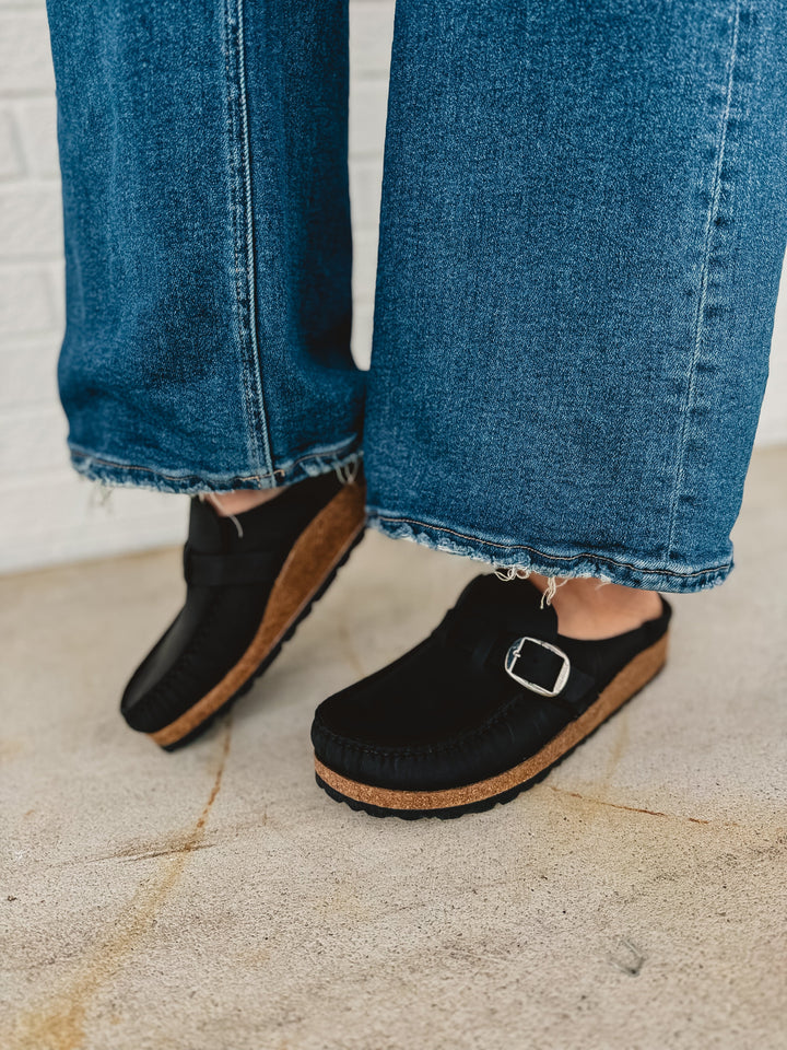 Birkenstock Women's Buckley Oiled Leather Clog - Black