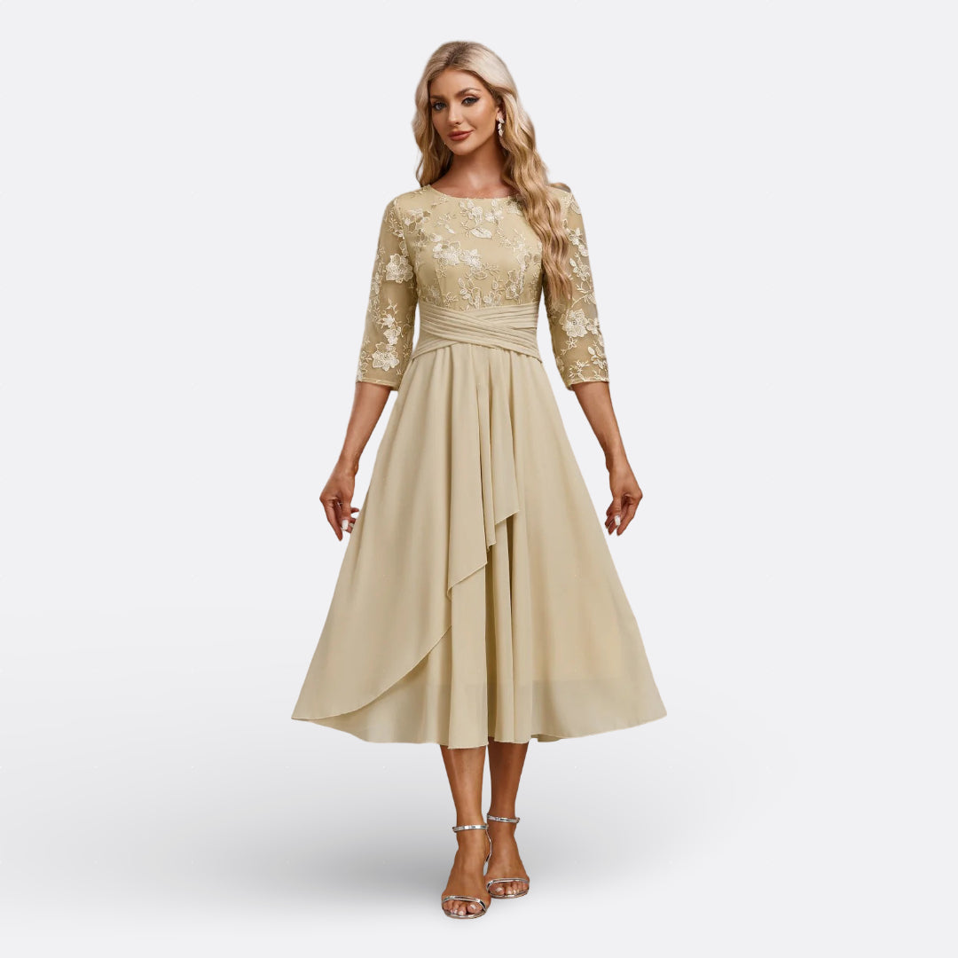 Isla - Kurzarm-Abendkleid aus Spitze