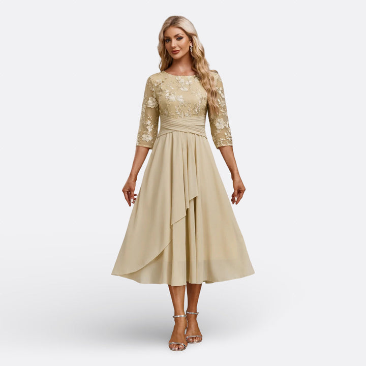 Isla - Kurzarm-Abendkleid aus Spitze