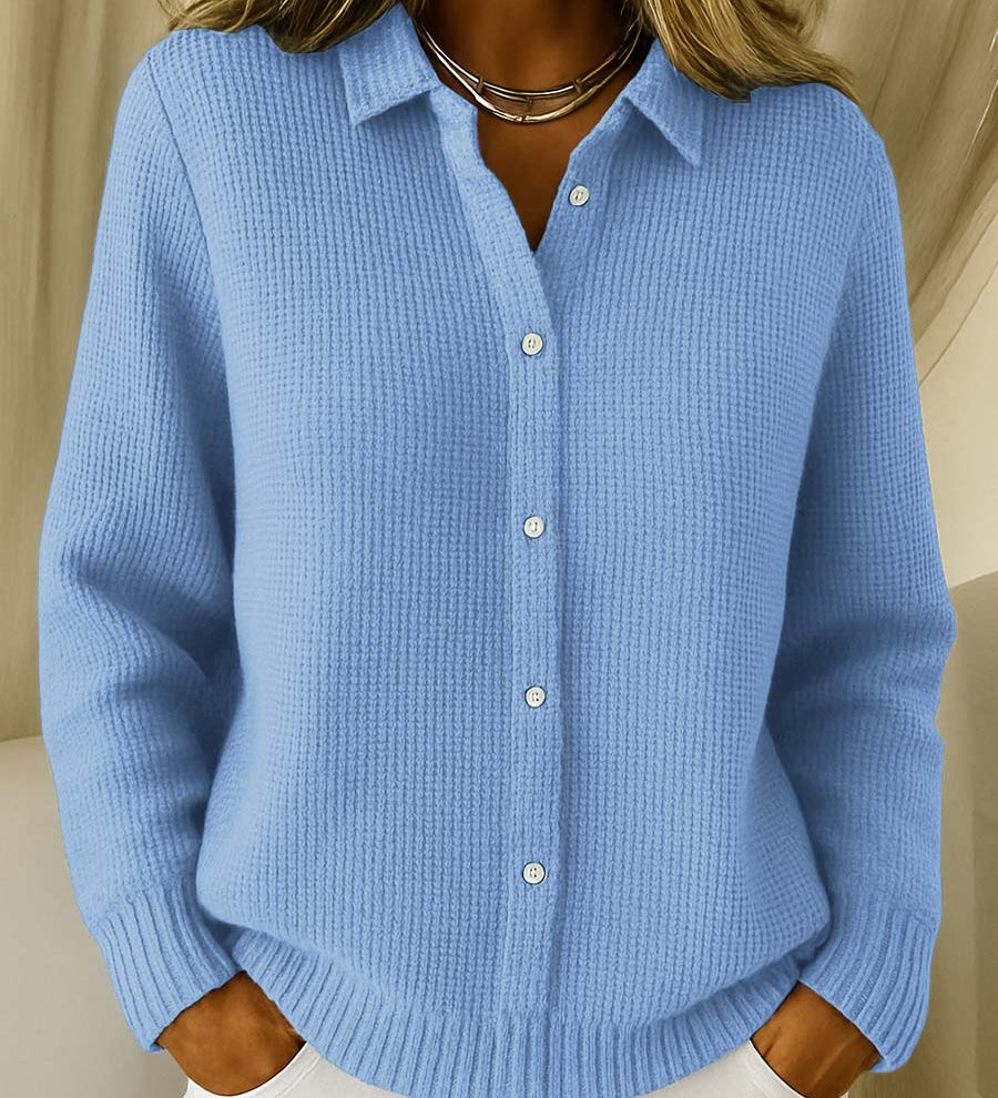 Adéla – Elegante Damenstrickbluse mit Knöpfen